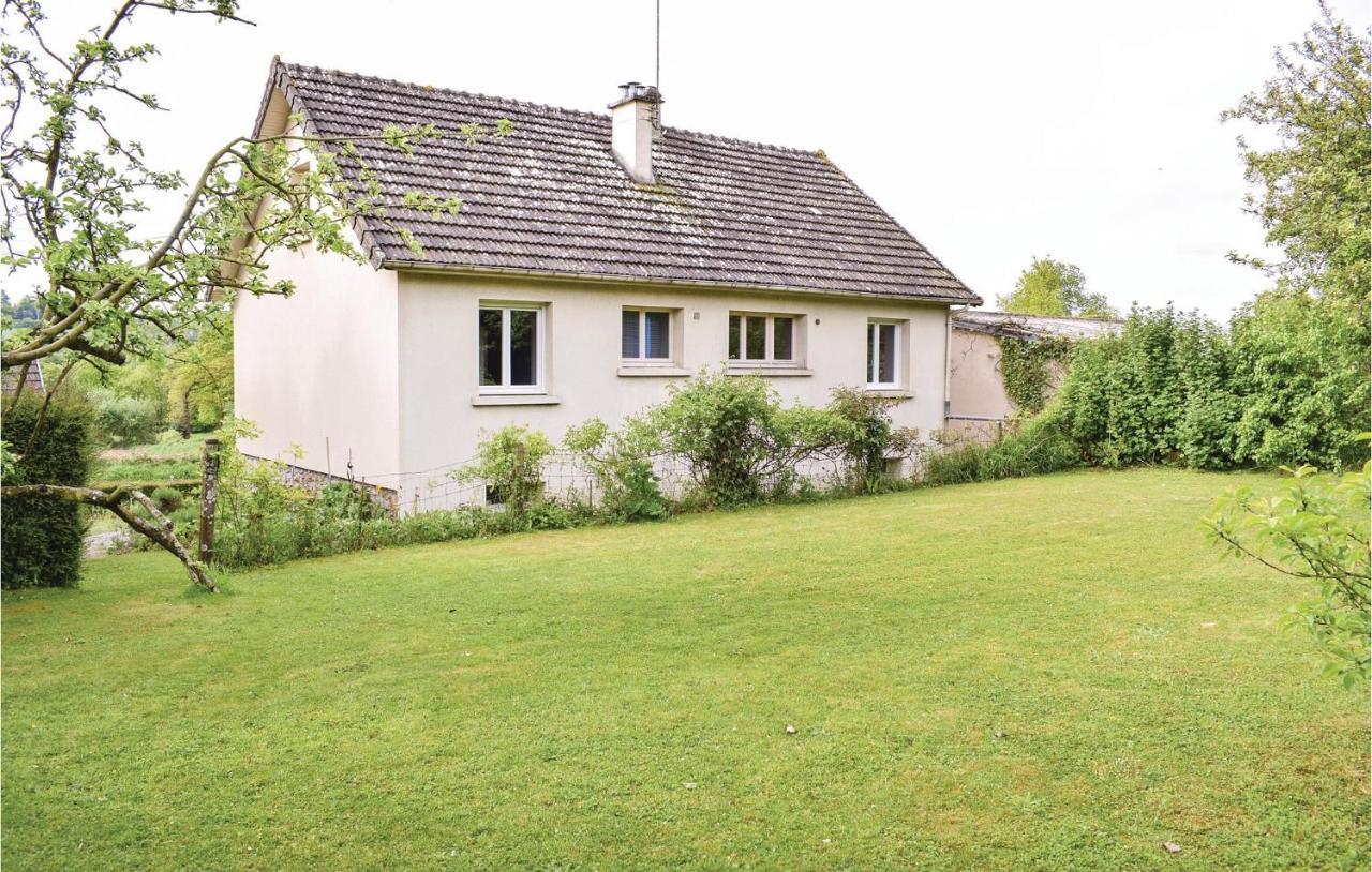 Holiday Home In Montsernelle Lithaire Екстериор снимка